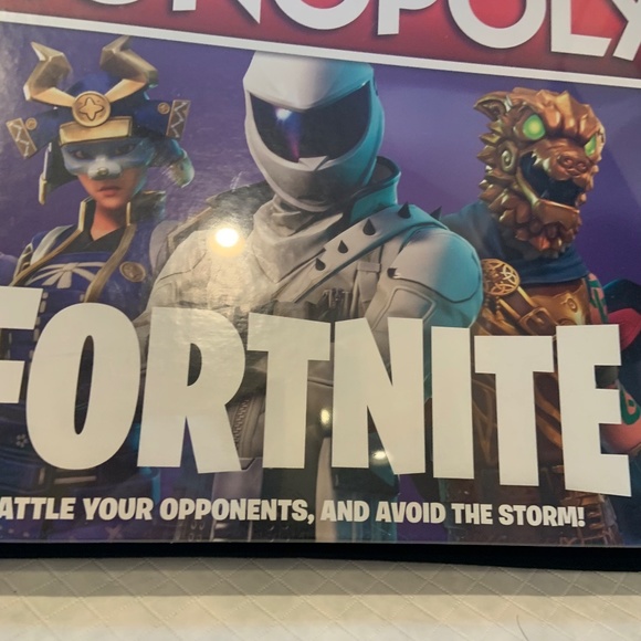 Monopoly Fortnite Edition Hasbro Gaming Board Game 13+ SEALED - Picture 4 of 12